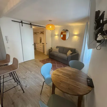 28 - Luxury - Old Town - 4 People Antibes